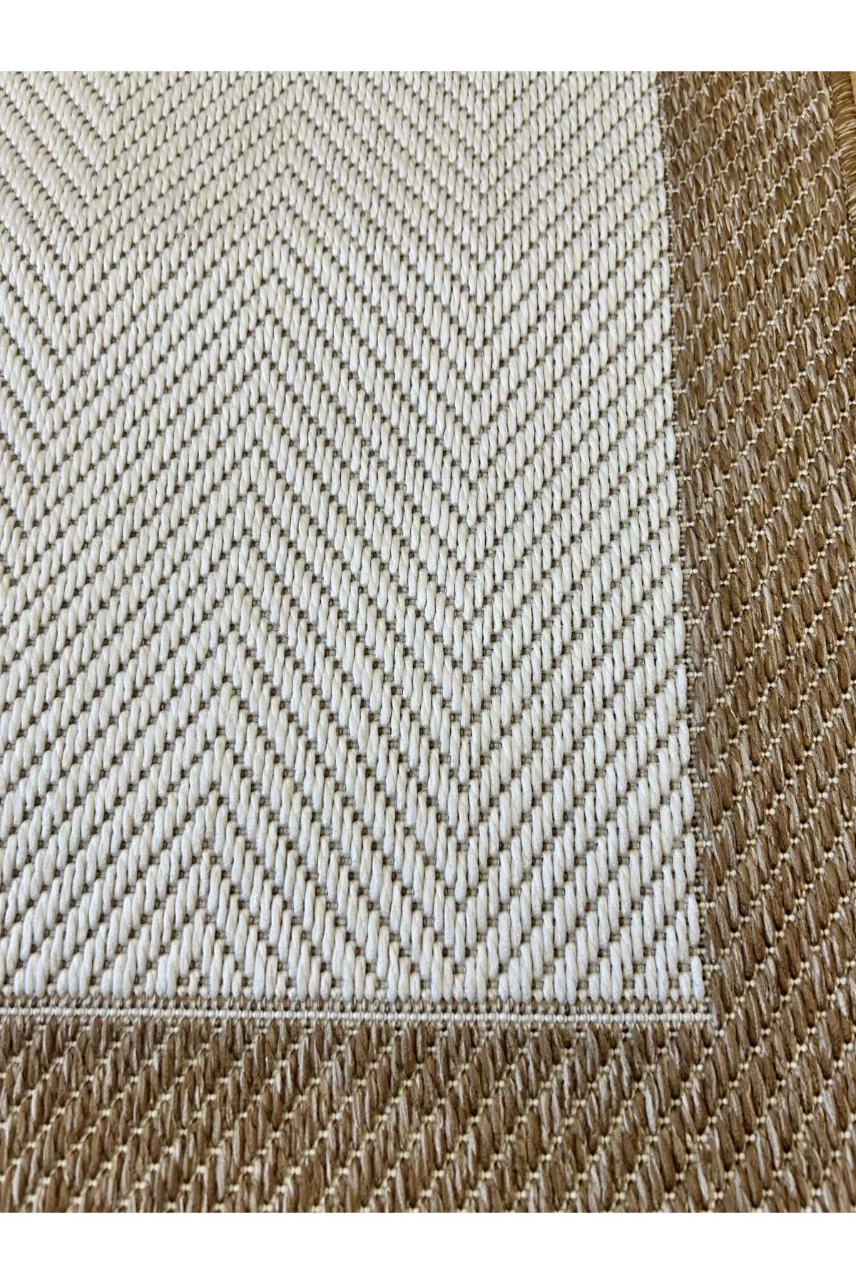 Sisal Zigzag Halı – Dinamik Desenli, Kaymaz Tabanlı, 4 Renk Seçeneği