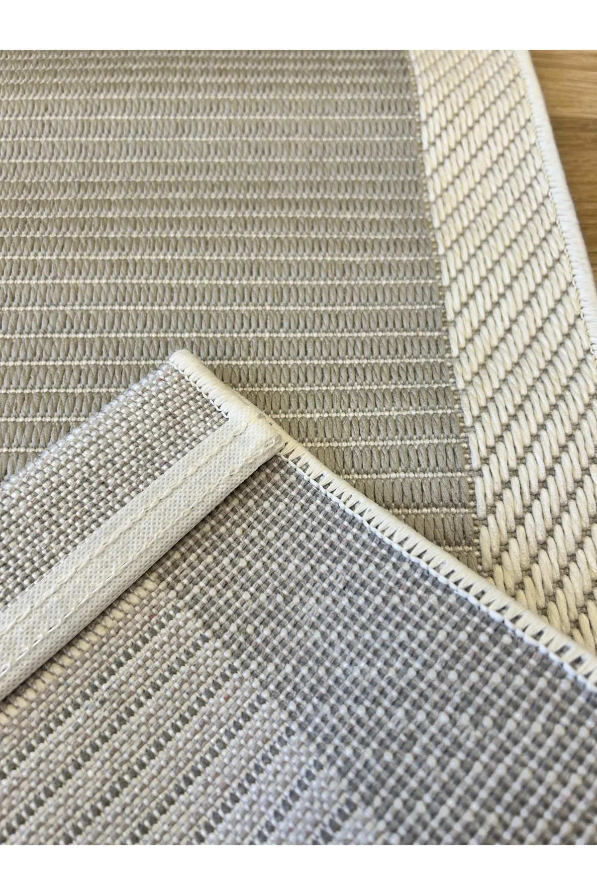 Sisal Düz Çizgili Halı – Modern Çerçeve Desenli, Kaymaz Taban, 4 Renk Seçeneği