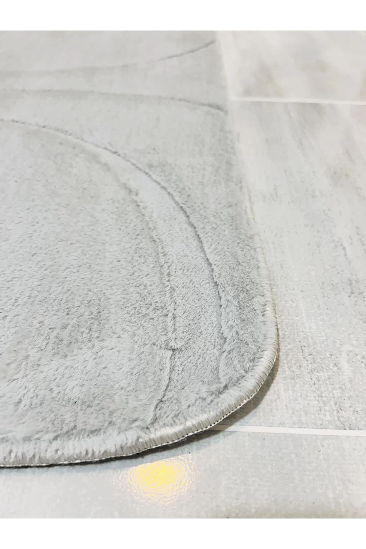 Alura Kaymaz Tabanlı Yumuşak Banyo Paspası – Açık Gri / Antrasit / Beyaz / Siyah / Krem | Bordo Halı