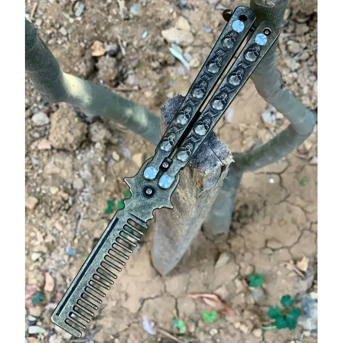 El Yapımı Perçinli Eskitme Kuru Kafa Desenli Tarak Kelebek Çakı