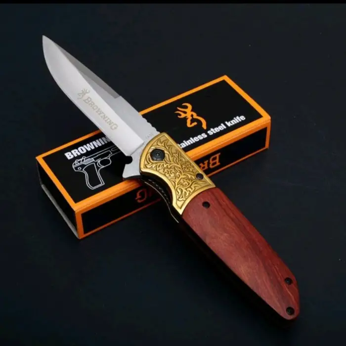 Knivox İşlemeli Ahşap Kabze Kamp Çakısı