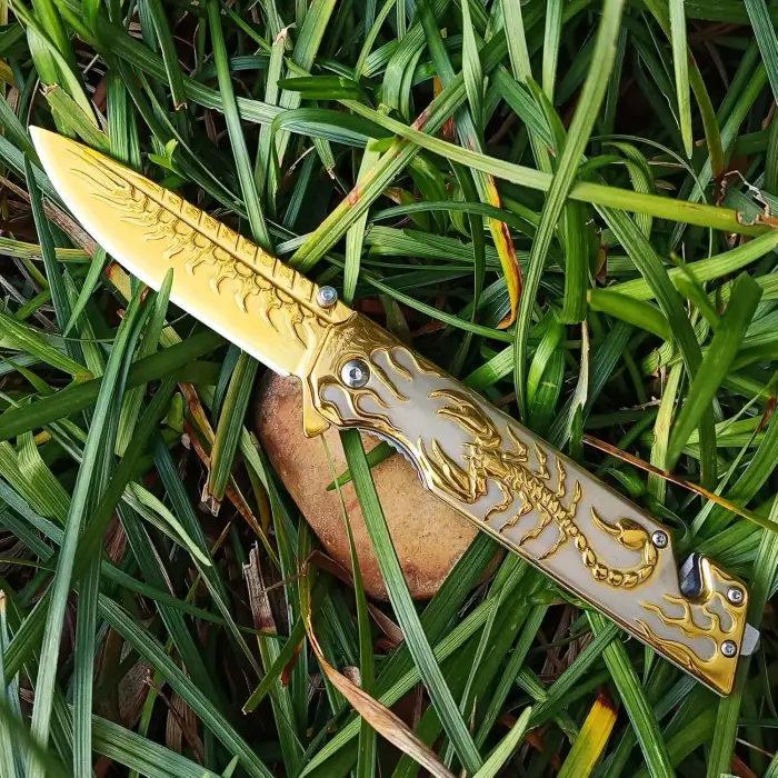 Knivox S2076 Gold Akrep İşlemeli Kurtarma Kamp Çakısı