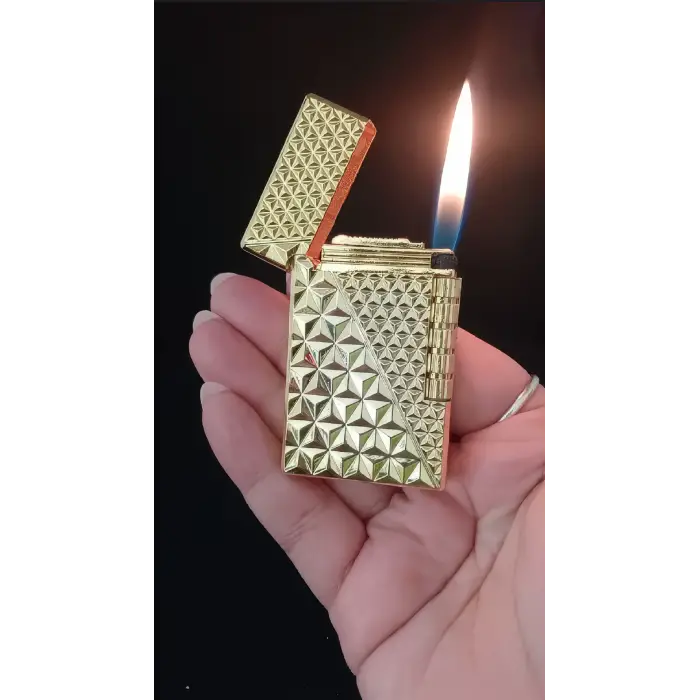 Özel Tasarım Çapraz Desenli Lüks Kaplama Hediyelik Çakmak