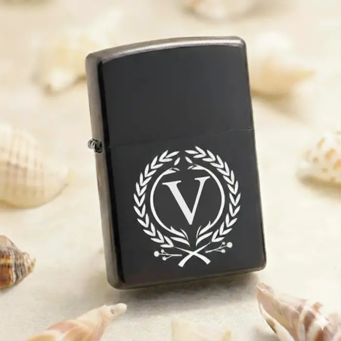 V Harfli Kişiye Özel Harf Baskılı Benzinli Çakmak