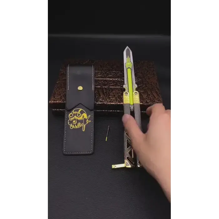 AlsepeteAvm Silver Kuru Kafa Desenli Kelebek – Metal Aşıklarına