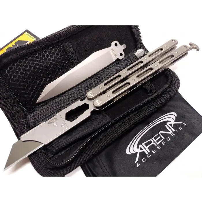 Sevgiliye Özel Kelebek – İsim Baskılı ve Hediye Sepetli