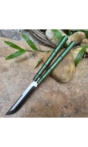 AlsepeteAvm Kare Desenli Kelebek – Geometrik Tasarım