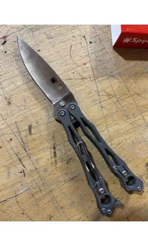 AlsepeteAvm Renkli Perçinli Kelebek Bıçak – Hiphop Stili