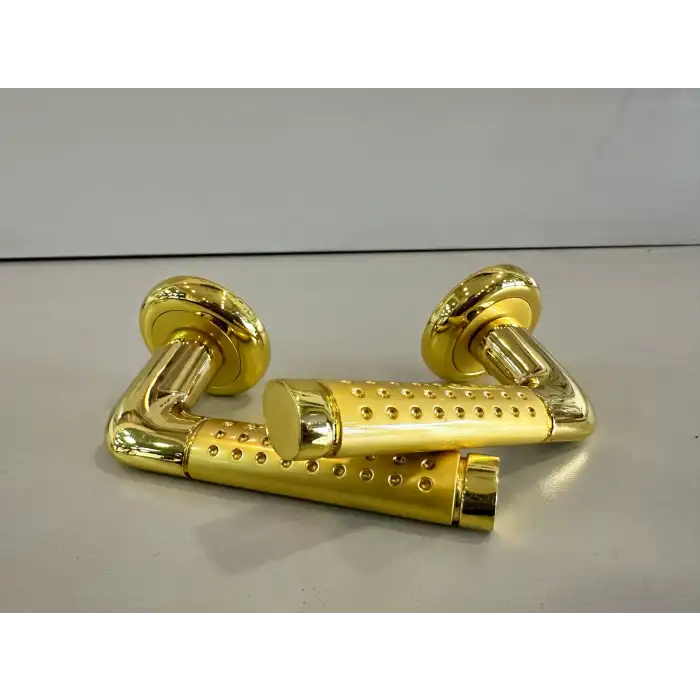 İTHAL ROZETLİ ALBİFİRİN ODA