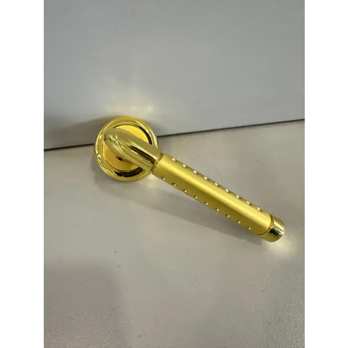 İTHAL ROZETLİ ALBİFİRİN ODA