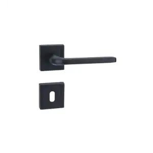 ELİF KARE ROZETLİ SİYAH ODA