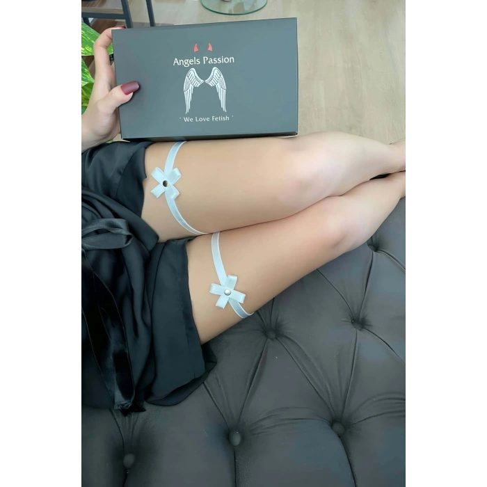 Beyaz Çiçek Detaylı Şık Elastik Bacak Bandı - Brf528