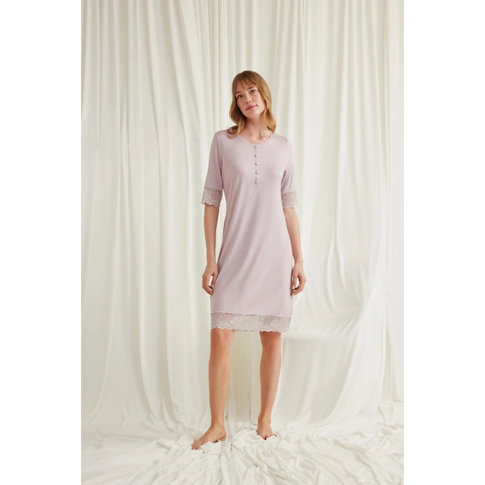Dantel Detaylı Kısa Kollu Ve Önü Düğmeli Gecelik