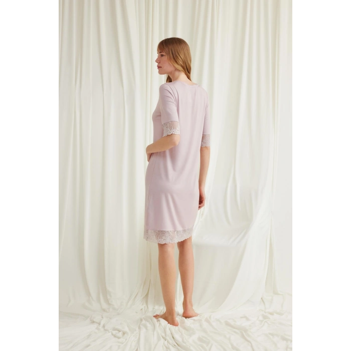Dantel Detaylı Kısa Kollu Ve Önü Düğmeli Gecelik