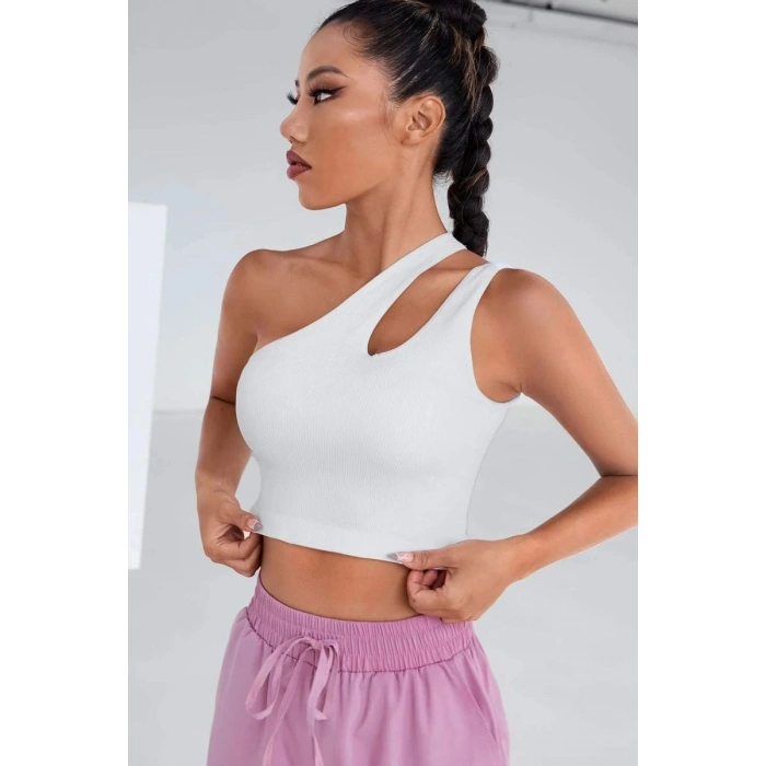 Kadın Beyaz Modern Fit Tek Omuz Cut Out Detaylı Crop Top Bluz