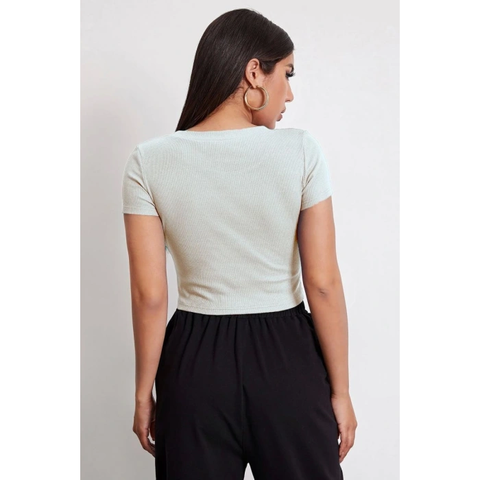 Kadın Beyaz Modern Fit Yuvarlak Yaka Crop Bluz