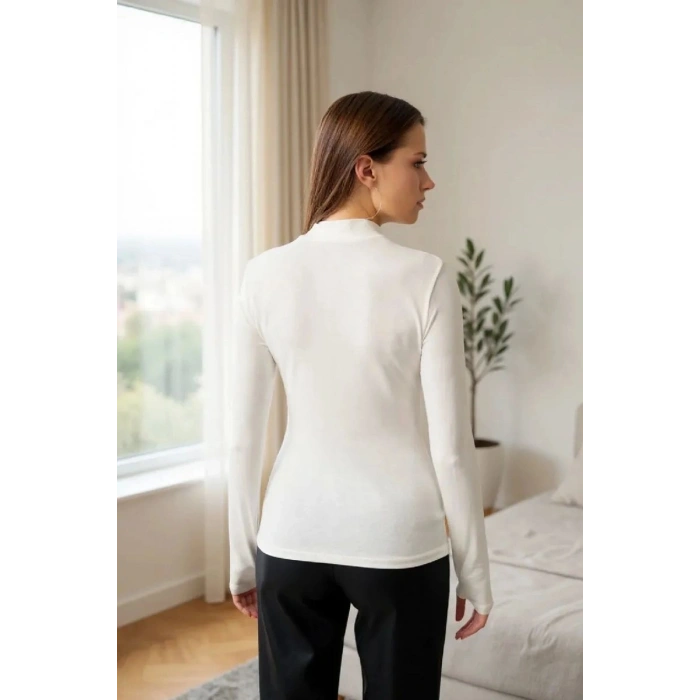 Kadın Beyaz Parmak Geçmeli Uzun Kollu Body Esnek Fit Bluz