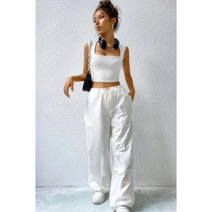 Kadın Beyaz Premium Görünümlü Kare Yaka Kalın Omuz Detaylı Crop Top Bluz