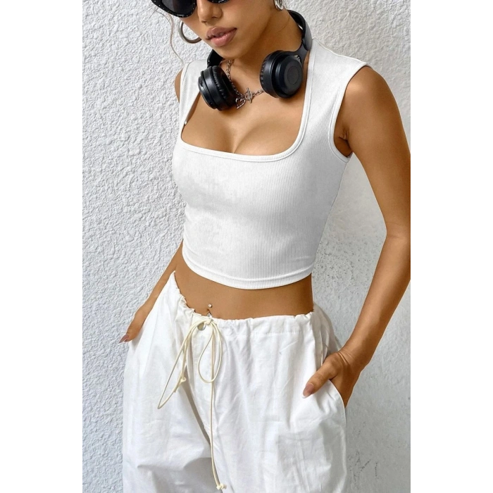 Kadın Beyaz Premium Görünümlü Kare Yaka Kalın Omuz Detaylı Crop Top Bluz
