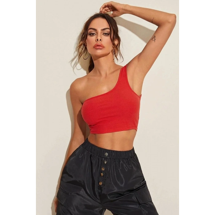 Kadın Kırmızı Fit Görünümlü Tek Omuz Crop Top Büstiyer