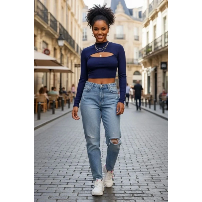 Kadın Lacivert Modern Fit Göğüs Dekolteli Uzun Kollu Cut Out Crop Top Bluz