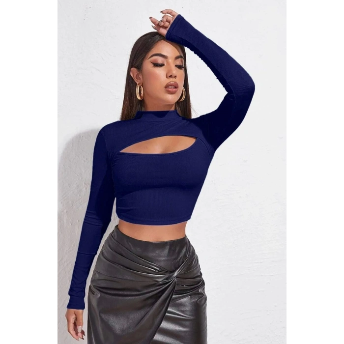 Kadın Lacivert Modern Fit Göğüs Dekolteli Uzun Kollu Cut Out Crop Top Bluz