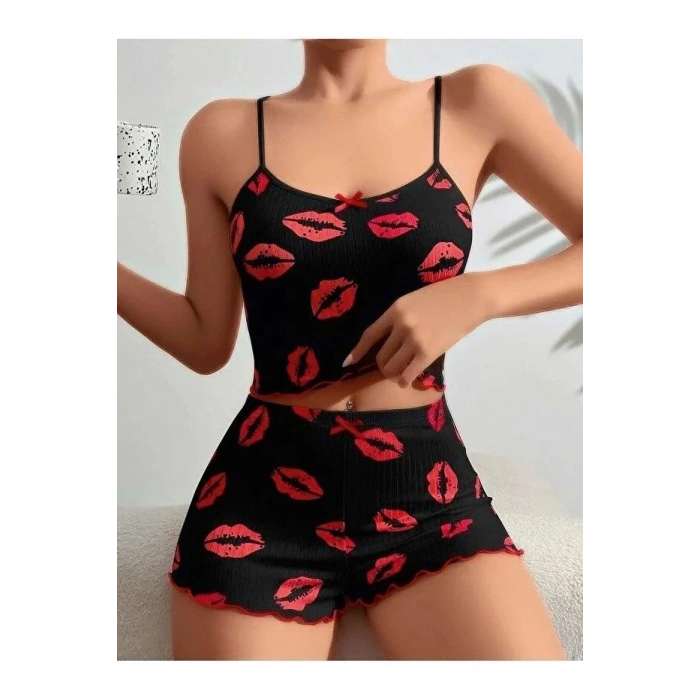 Kadın Siyah Dudak Desenli Şortlu Pijama Takımı Rahat Şık 2’li Set