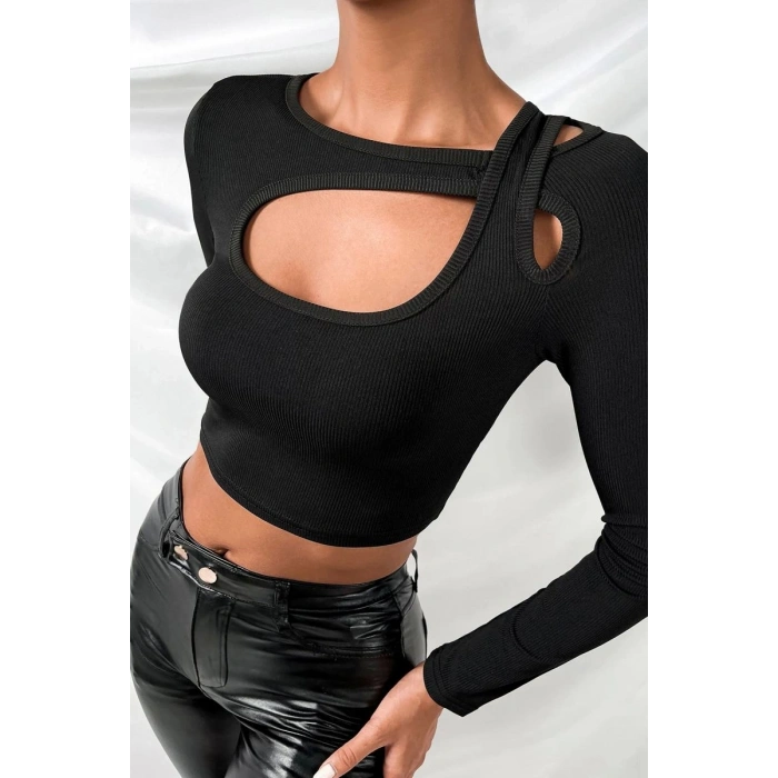 Kadın Siyah Modern Fit Göğüs Dekolteli Çapraz Askılı Uzun Kollu Crop Top Bluz