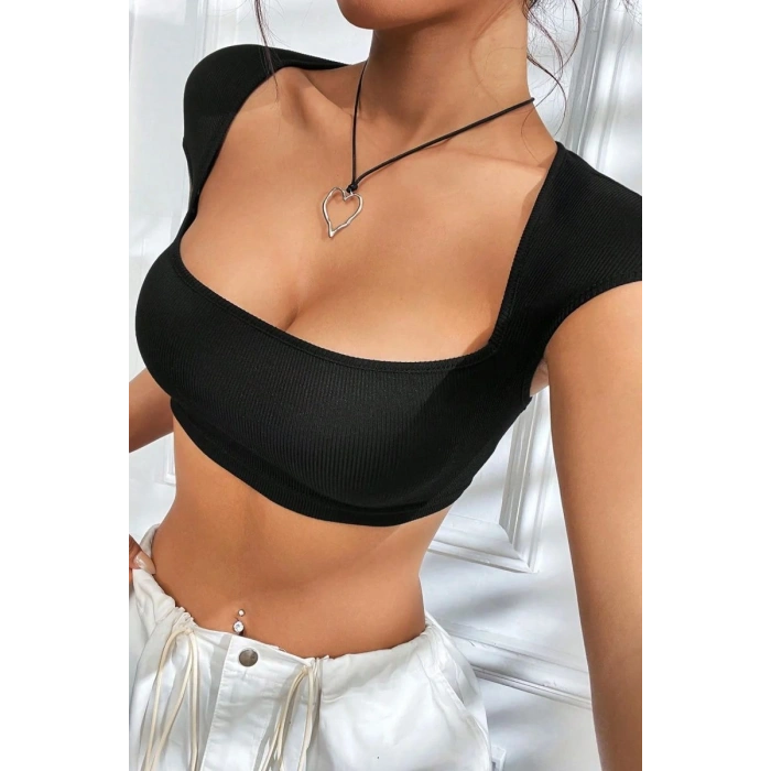 Kadın Siyah Modern Fit Sırt Dekolteli Boyundan Bağlamalı Yarım Kol Crop Top Bluz