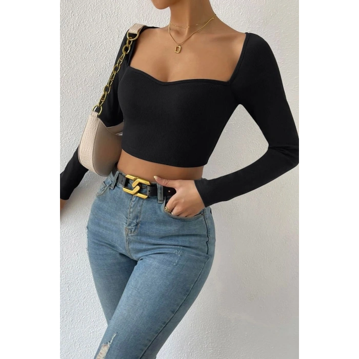 Kadın Siyah Modern Fit Uzun Kol Göğüs Dekolteli Şık Crop Top Bluz