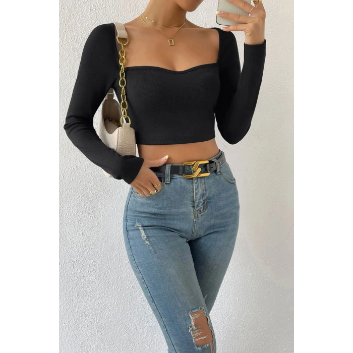 Kadın Siyah Modern Fit Uzun Kol Göğüs Dekolteli Şık Crop Top Bluz