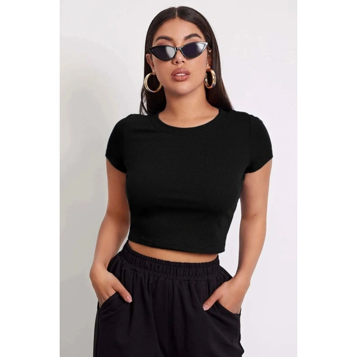 Kadın Siyah Modern Fit Yuvarlak Yaka Yarım Kol Crop Top Bluz