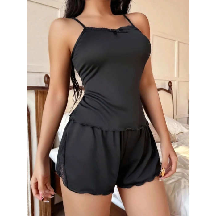 Kadın Siyah Yırtmaç Detaylı Şortlu Pijama Takımı Rahat Şık 2’li Set