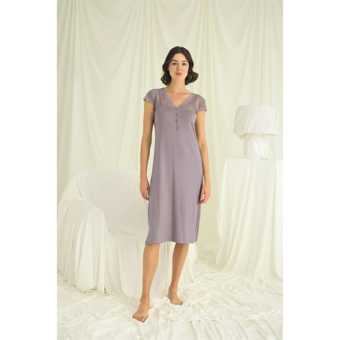 Kolu Omzu Ve Yakası Dantelli Önü Düğmeli Gecelik