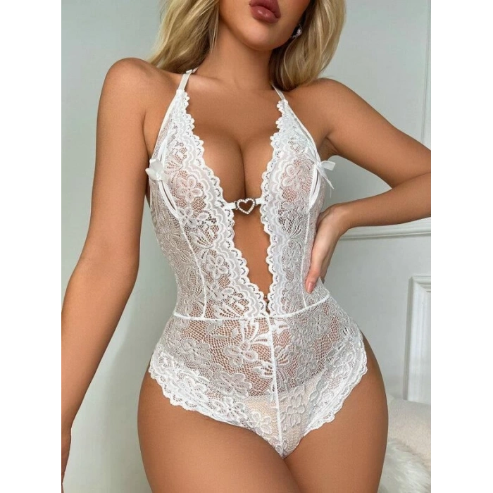 Metal Kalp Aksesuarlı Fantezi Dantelli Beyaz Body