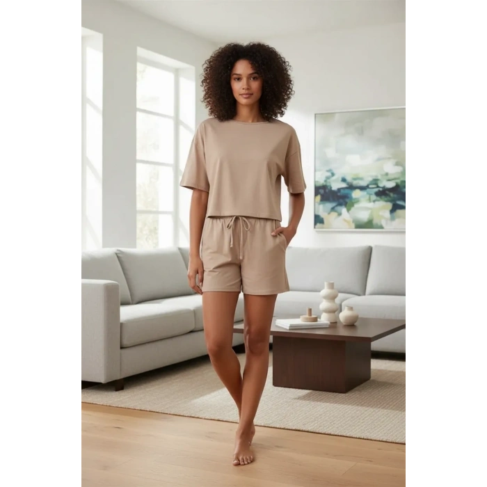Moda Kadın Bej Kısa Kollu Şortlu Pijama Takımı Rahat Yumuşak Dokulu Ev Giyim Seti