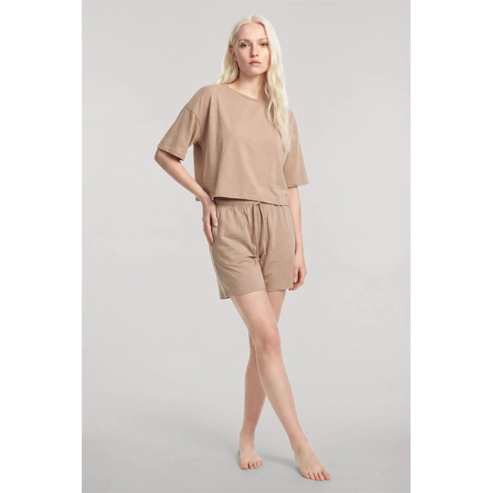 Moda Kadın Bej Kısa Kollu Şortlu Pijama Takımı Rahat Yumuşak Dokulu Ev Giyim Seti