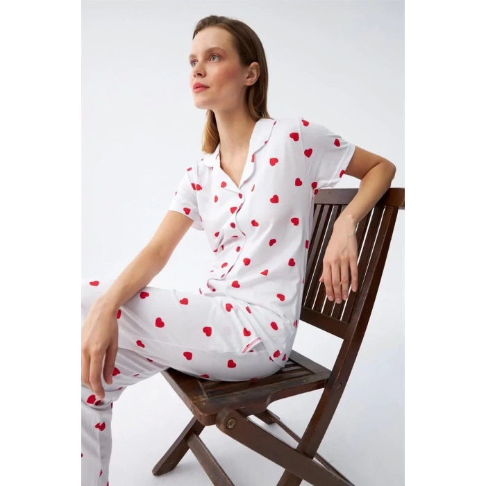 Moda Kadın Beyaz Kırmızı Kalpli Önden Düğmeli Pijama Takımı