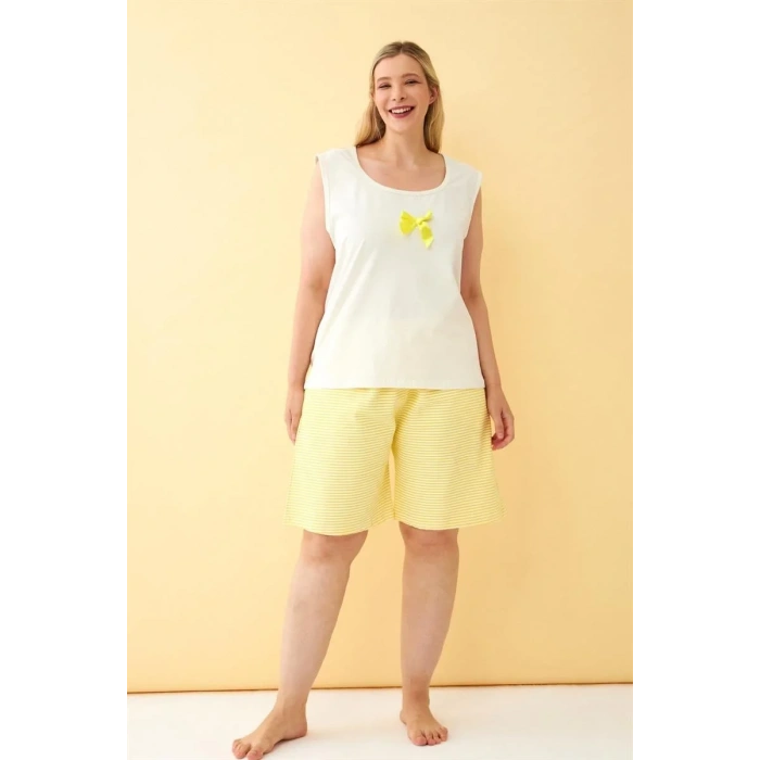Moda Kadın Beyaz Kurdele Detaylı Sarı Çizgili Şortlu Büyük Beden Pijama Takımı