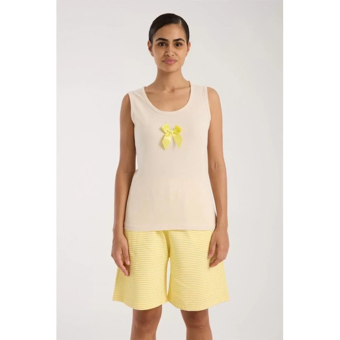 Moda Kadın Beyaz Kurdele Detaylı Sarı Çizgili Şortlu Pijama Takımı