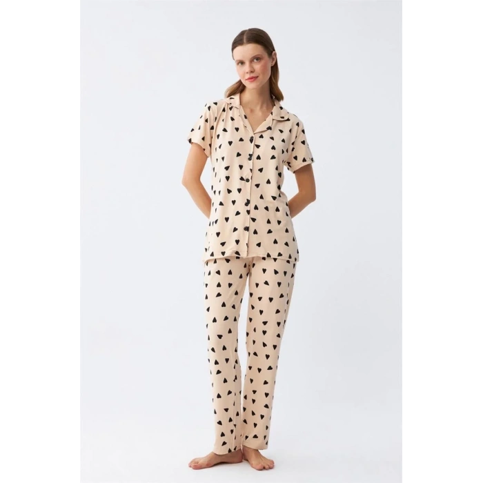 Moda Kadın Krem Rengi Kalp Desenli Önden Düğmeli Pijama Takımı