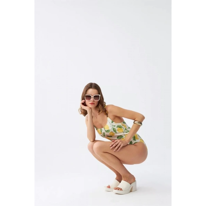 Moda Kadın Limon Desenli Aksesuar Askılı Tek Parça Mayo – Ekru