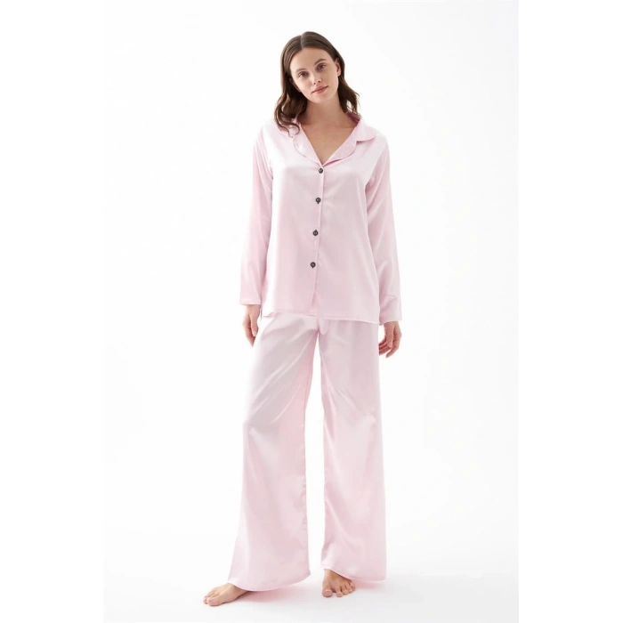 Moda Kadın Pembe Oversize Saten Pijama Takımı – Rahat Kesim Şık Ev Giyim Seti