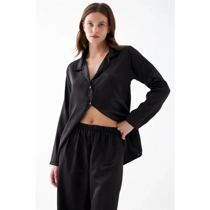 Moda Kadın Siyah Oversize Saten Pijama Takımı – Rahat Kesim Şık Ev Giyim Seti