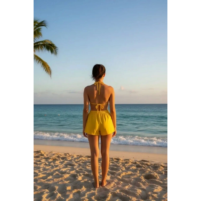 Sarı Şortlu Bağlamalı Bikini Takımı Üçgen Kesim Ayarlanabilir Esnek Kumaş Kadın Mayo Seti
