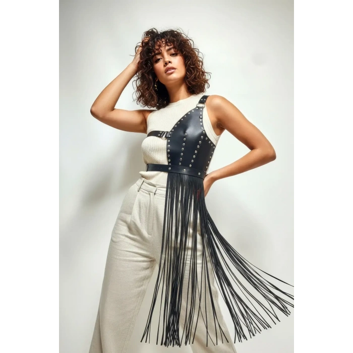 Siyah Etek Deri Zımbalı Asimetrik Püsküllü - Brf1014