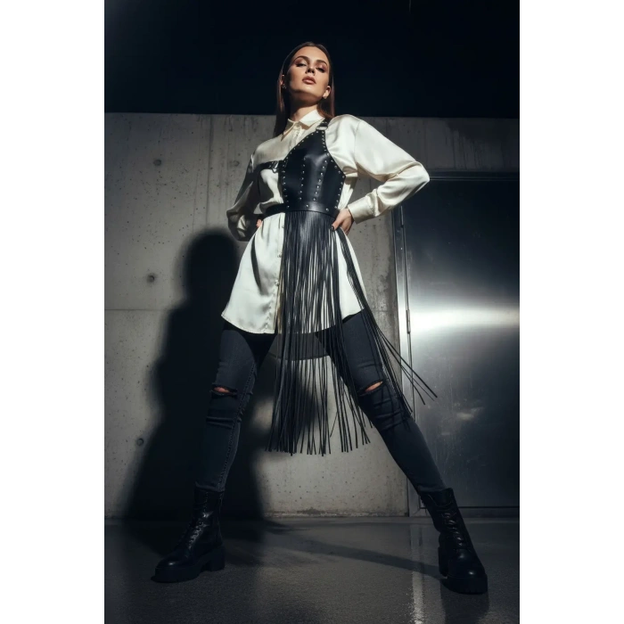 Siyah Etek Deri Zımbalı Asimetrik Püsküllü - Brf1014