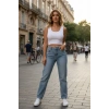 Kadın Beyaz Modern Fit Kare Yaka Crop Top Bluz