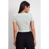 Kadın Beyaz Modern Fit Yuvarlak Yaka Crop Bluz