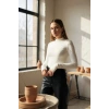 Kadın Beyaz Parmak Geçmeli Uzun Kollu Body Esnek Fit Bluz